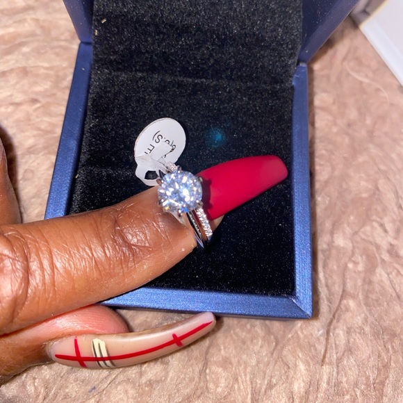 ITalo jewelry 2 wedding sets silver Cushion halo cut 5.86 carats and Round cut - Picture 5 of 12